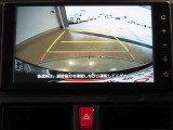バックガイドモニターで、後方を確認しながら安心して駐車することができます。運転初心者も熟練者も必須の機能ですよ!