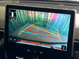【バックカメラ】駐車時に後方がリアルタイム映像で確認できます。大型商業施設や立体駐車場での駐車時や、夜間のバック時に大活躍!運転スキルに関わらず、今や必須となった装備のひとつです!