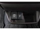 スマートフォンなどの音楽再生が可能なUSB接続ジャック装備車両です♪♪♪