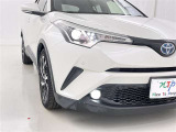 フォグランプ装着車です。暗い夜道の車両前方を明るく照らします