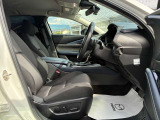 しっかりフィットし、骨盤が立つような姿勢で運転することで、運転中の疲労軽減に効くシートです