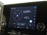 メーカー装着のディスプレイオーディオを装備しております。