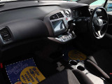 当店ではスポーツグレードや人気車種・上級グレードを主に仕入れ強化しております!中古車でお買い得感あるお車展示中となっておりますのでお客様のご来店、お見積もり依頼お待ちしております。