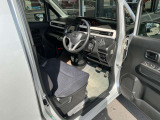 運転者を中心に作り上げられたインパネ、疲労軽減されるシート設計