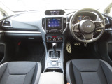 握りやすいハンドルには、オーディオコントロールとクルーズコントロールスイッチが装備されており、ハンドルから手を離さずに操作が出来ます。感覚で操作ができて便利で安全ですね!