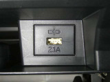 【充電用USB端子】デバイスの充電に便利です。※実際の接続端子は写真で確認or店舗までご気軽にお問合せください♪