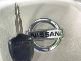 【キーレス】少し離れた場所からでもボタン一つでドアの開錠・施錠ができるのでとっても便利!ドアの鍵穴周りに傷をつけることもありません♪