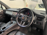 マカン  4WD 本革シート