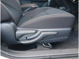 【シートアジャスター】上下調整できるシートアジャスター!運転手にあったドライバーズポジションができますね。