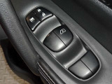 電動格納式ドアミラー・パワーウインドウを装備しています。