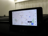純正ナビを装備。タッチパネル式で使いやすく、お出かけもラクラクです。