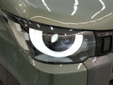 LEDヘッドライトです。デザイン性がよくとても明るいので、夜間の走行や悪天候でも安心です。しかも長寿命!