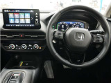 とても握りやすいステアリング!運転手の気持ちがそのまま伝わるかのような反応をしてくれます!小物入れや各ボタンの配置にこだわり、とても使いやすいです !視認性も良好なのでロングドライブもお任せ下さい!