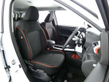 【内装クリーニング】室内は、トヨタの自動車クリーニング&ldquo;まるまるクリン&rdquo;を施工済です!シートはもちろん床面も、すっきりキレイ♪自信の仕上がりを、ぜひご覧下さい!!