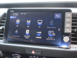ナビゲーションは純正9インチメモリーナビ(LXM-242ZFNi)を装着しております。AM、FM、Bluetooth、、フルセグTVがご使用いただけます。初めて訪れた場所でも安心ですね!
