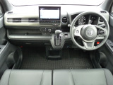 ●『元試乗車』です。この車は、当社(新車ディーラー)で試乗や業務で使用していました。そのため年式が新しく、車検が長く残っています。元試乗車は人気がございます。
