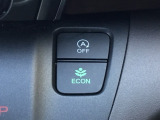 【eコンスイッチ】低燃費運転をサポートするECONモード。スイッチをONすると、エンジンやトランスミッション、A/Cなどを協調制御し、燃費の向上に貢献。エコドライブの効果を高めます。