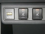 【シートヒーター搭載】シートを温めてくれる暖房機器です!長時間座っていると負担が掛かりやすい背中や腰、または冬場の寒い日に冷えやすい脚部に快適なぬくもりを♪