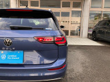 【バックフォグ】Volkswagenの車両は全車「バックフォグ」が装備されております!夜間走行や雨・霧で視界が悪い天候でも後方を走る車両に自車位置を知らせることができる安全装備となっております!