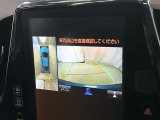 駐車が苦手な方でも安心のバックガイドモニター搭載。 後方の映像をクリアに表示し、ガイドラインで車庫入れや縦列駐車をしっかりサポート。毎日の運転がぐっとラクになります。