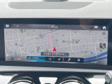 ●純正ナビ:一体感のあるナビは、高級感ある車内を演出してくれます。Bluetooth再生などオーディオ機能も充実しておりますので、運転もより楽しめます♪