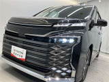 LEDヘッドライトです。デザイン性がよくとても明るいので、夜間の走行や悪天候でも安心です。しかも長寿命!