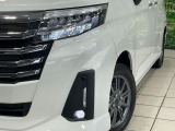 【LEDヘッドライト】悪天候や夜間走行時も良好な視界を確保し安心して運転できる高輝度LEDヘッドライトを装備!点灯速度が早く、消費電力も抑えられています。
