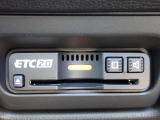 ■【ETC車載器】が装備されています。セットアップをしてお渡しとなり、ETCカードを差し込むだけで高速道路の利用が可能です。