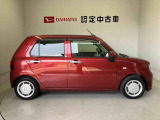 車両右側面からの写真になり。車をご覧になりたい時はお気軽に最寄りの店舗へご相談下さい。