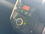 オートエアコン機能で設定した温度に自動で調整し快適な車内空間を保ってくれます。