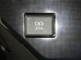 【充電用USB端子】デバイスの充電に便利です。※実際の接続端子は写真で確認or店舗までご気軽にお問合せください♪