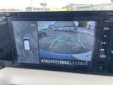 車を真上から見ているように、周囲の状況を把握しながら安心して駐車が行えるアラウンドビューモニター装備!