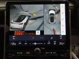純正ナビ付です。もちろん車両後方を表示するバックガイドモニターが付いていて車庫入れ安心!