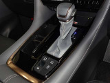 電動パーキングブレーキ・ブレーキホールドを装備してます。ホールド機能は信号待ちが多い一般道で疲労軽減になり、大好評です!