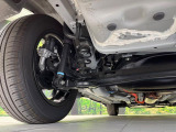 お車を安心してお乗りいただく為には、足回りの定期点検が欠かせません。サービスサポート(有償保証)では無料点検もご提供しており、安心のカーライフをお過ごしいただけるサポート体制が整っています。