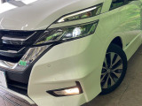 【LEDヘッドライト】悪天候や夜間走行時も良好な視界を確保し安心して運転できる高輝度LEDヘッドライトを装備!点灯速度が早く、消費電力も抑えられています。