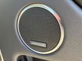 【MERIDIANサラウンドサウンドシステム メーカーOP30,000円】低音から高音までをクリアに再現し車内に臨場感溢れる音響空間を提供致します。