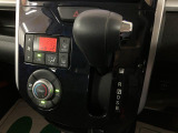 センターパネルにシフトがあるので、お足元も開放され広々とご利用していただけ、左右の移動も楽々です( &acute;&forall;&lsquo; )