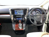 この車で色んな場所へドライブに出かけてみませんか。