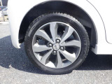 15インチアルミホイール!!格好良くてホイールがあなたの愛車をいっそう輝かせます☆