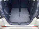 低床で開口部が広いため、重い荷物も持ち上げやすく、積み込みがスムーズに行えます。