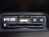 ■【ETC車載器】が装備されています。セットアップをしてお渡しとなり、ETCカードを差し込むだけで高速道路の利用が可能です。