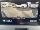 マルチビューカメラの切り替えで前方の映像に切り替え可能です。見通しの悪い交差点でも安心して走行可能です。