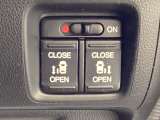 アクセサリーソケットを装備。車内アクセサリーの電源として便利です。