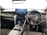 オシャレなインテリアで運転する気分も盛り上がりますよね^^