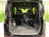 後席を格納すると、これだけの広さが!シーンに合わせたシートアレンジで、大きな荷物も積むことが出来ます♪