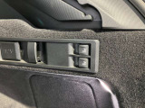 リアシートリリース機能:リアシートを倒すことで広いラゲッジスペースを確保できます。