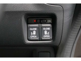 ◆◆両側電動スライドドア!!荷物で手が塞がる時など簡単にドアの開閉が出来ます!何より力いらずで開閉OK!女性やお年寄りにも優しい♪電動機能はOFFにもできますから元気なお子様の駆け出しも安心!
