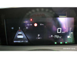 メーター内のディスプレイには運転をサポートするさまざまな情報を表示。