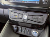 オートエアコンで温度を設定するだけで快適な車内環境を維持することができます!